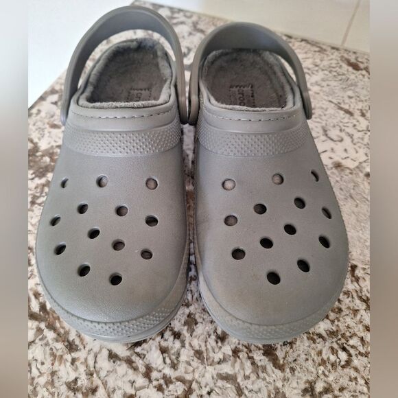 Gray  Crocs Fur Lined  Women Sz 12 Men Sz 10 - Picture 1 of 9